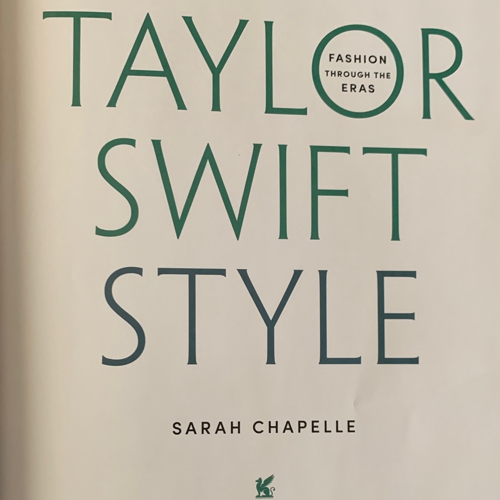 Taylor Swift Style Book - Picture 9 of 10